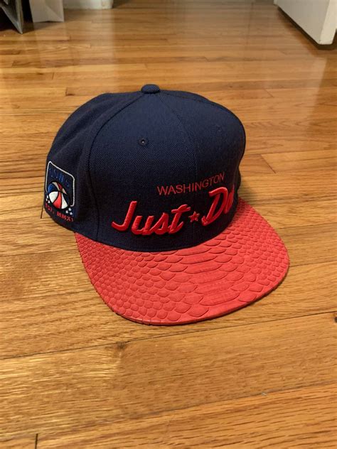 just don hats.